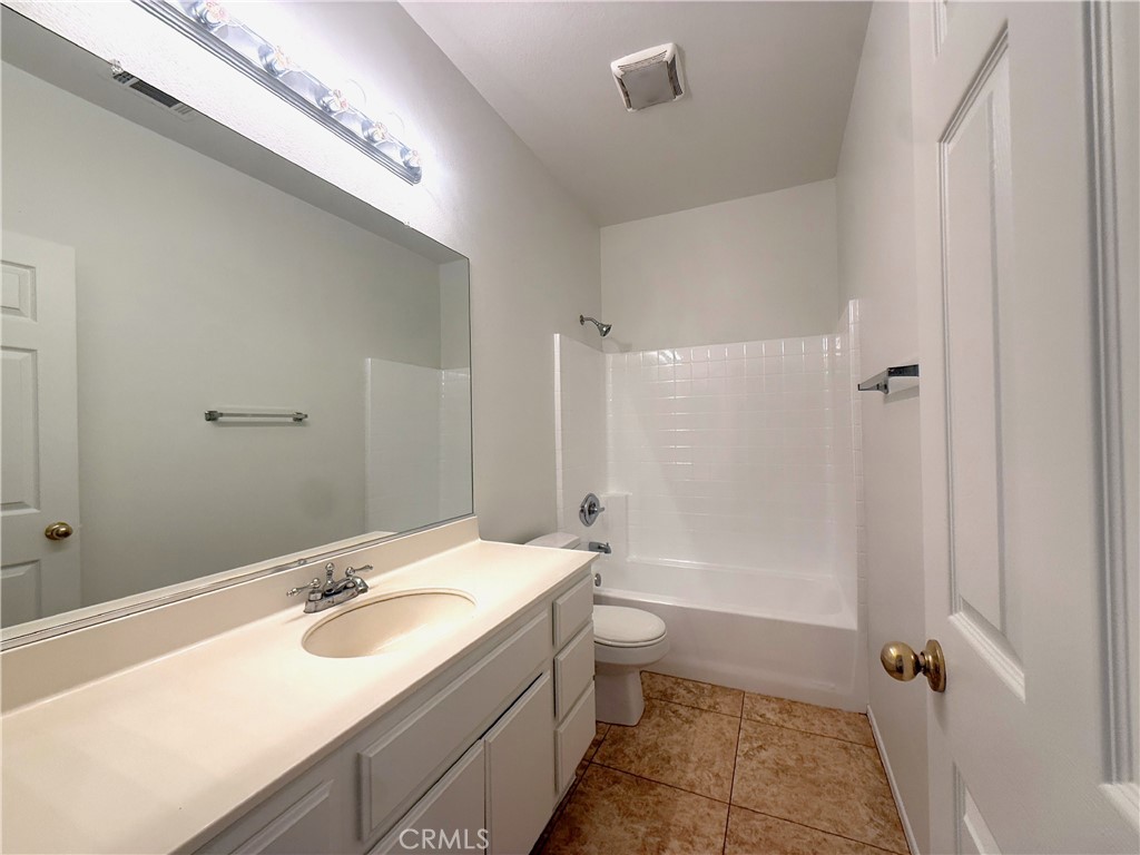 5473 Charlton Avenue