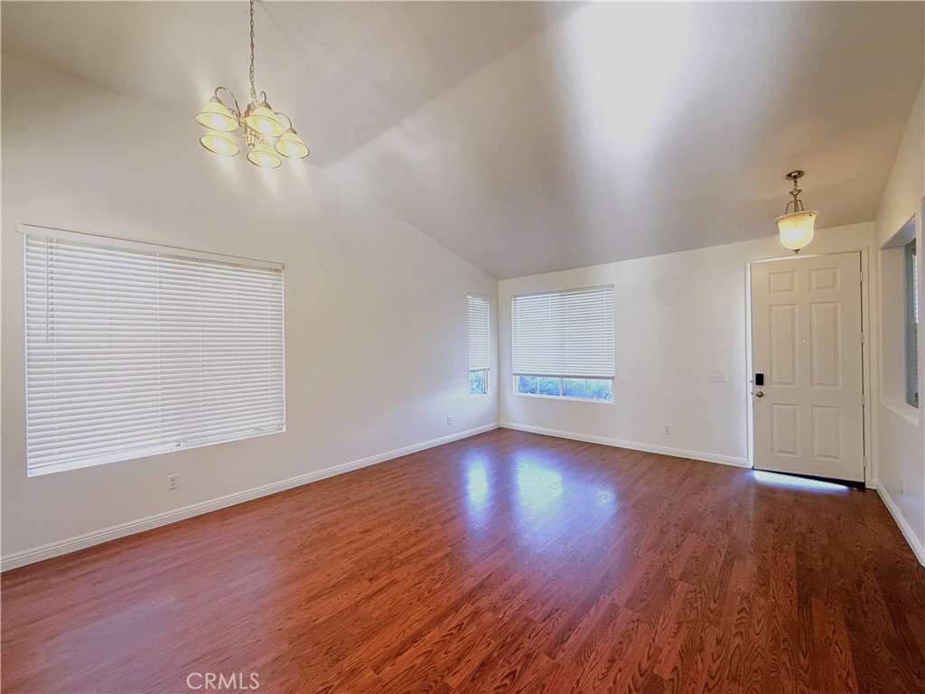 5473 Charlton Avenue