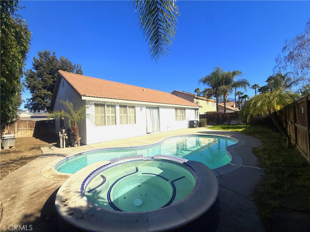 5473 Charlton Avenue