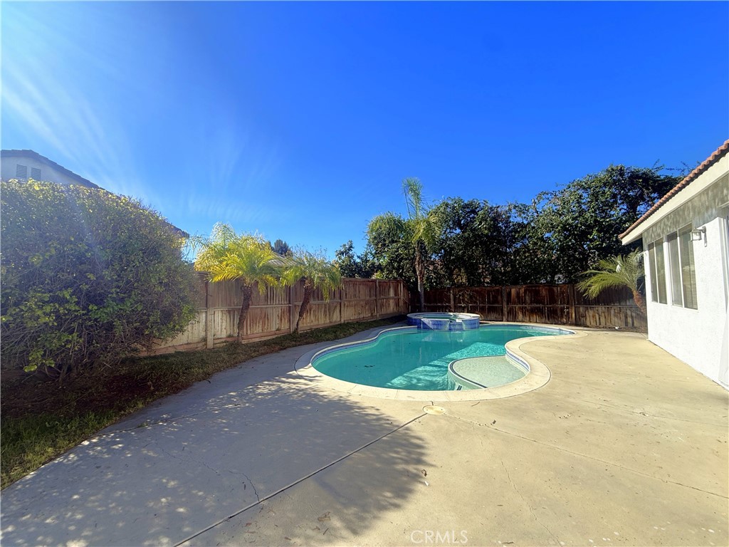 5473 Charlton Avenue