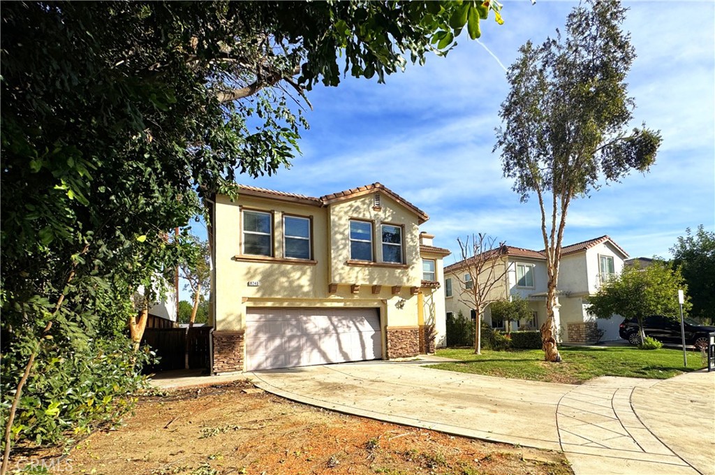 8240 Chamberlain Lane