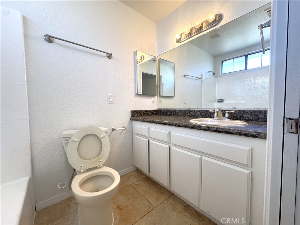 1479 E Lexington Avenue