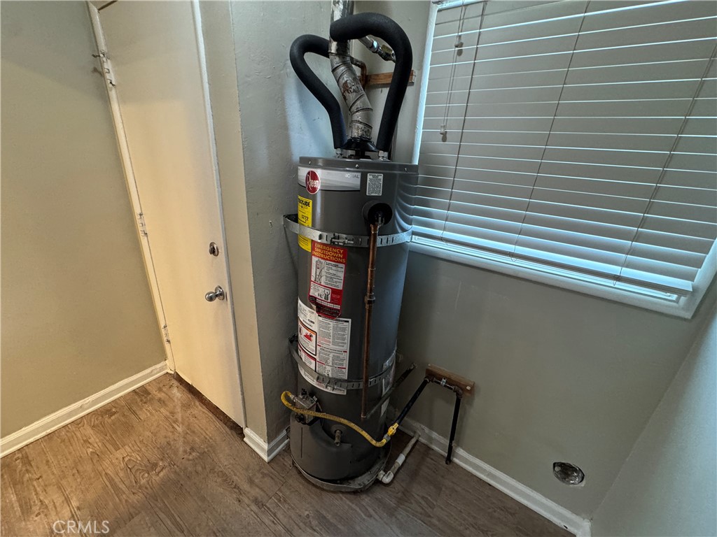 18147 Archwood Street