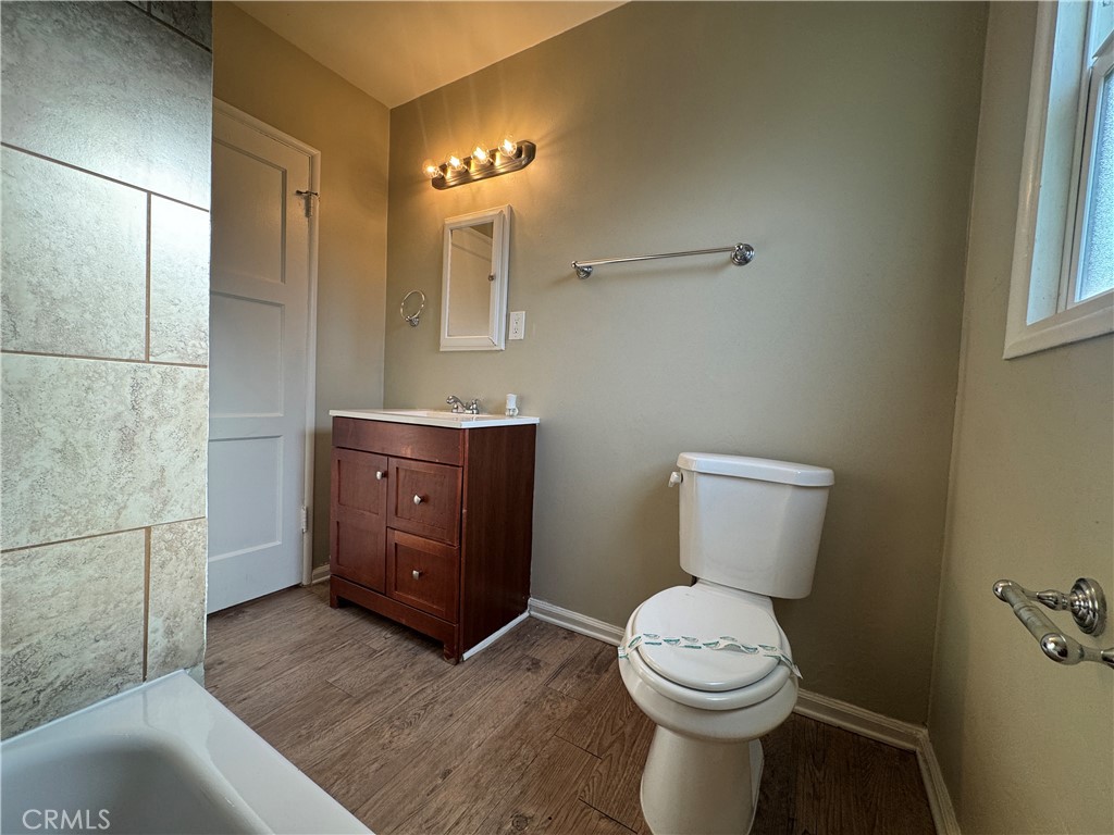 18147 Archwood Street