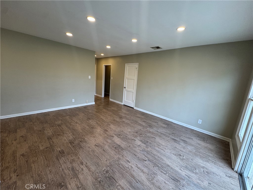 18147 Archwood Street