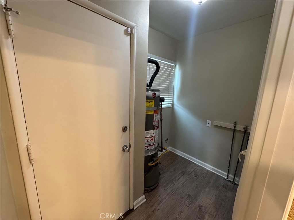 18147 Archwood Street