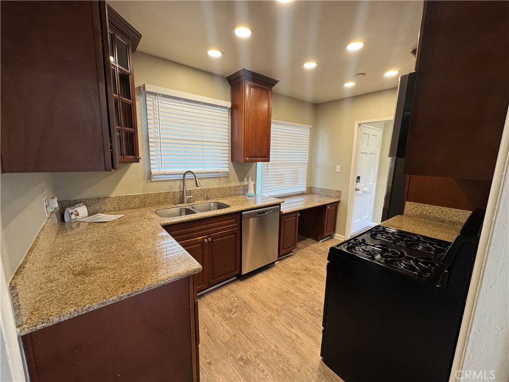 18147 Archwood Street