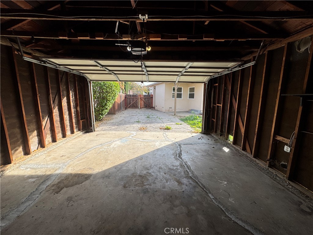 18147 Archwood Street