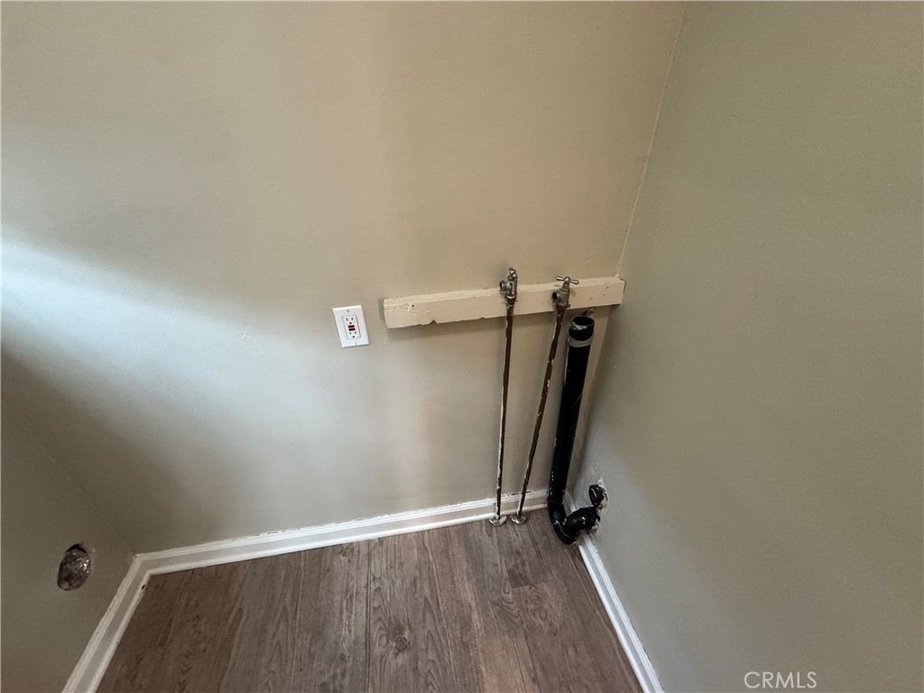 18147 Archwood Street