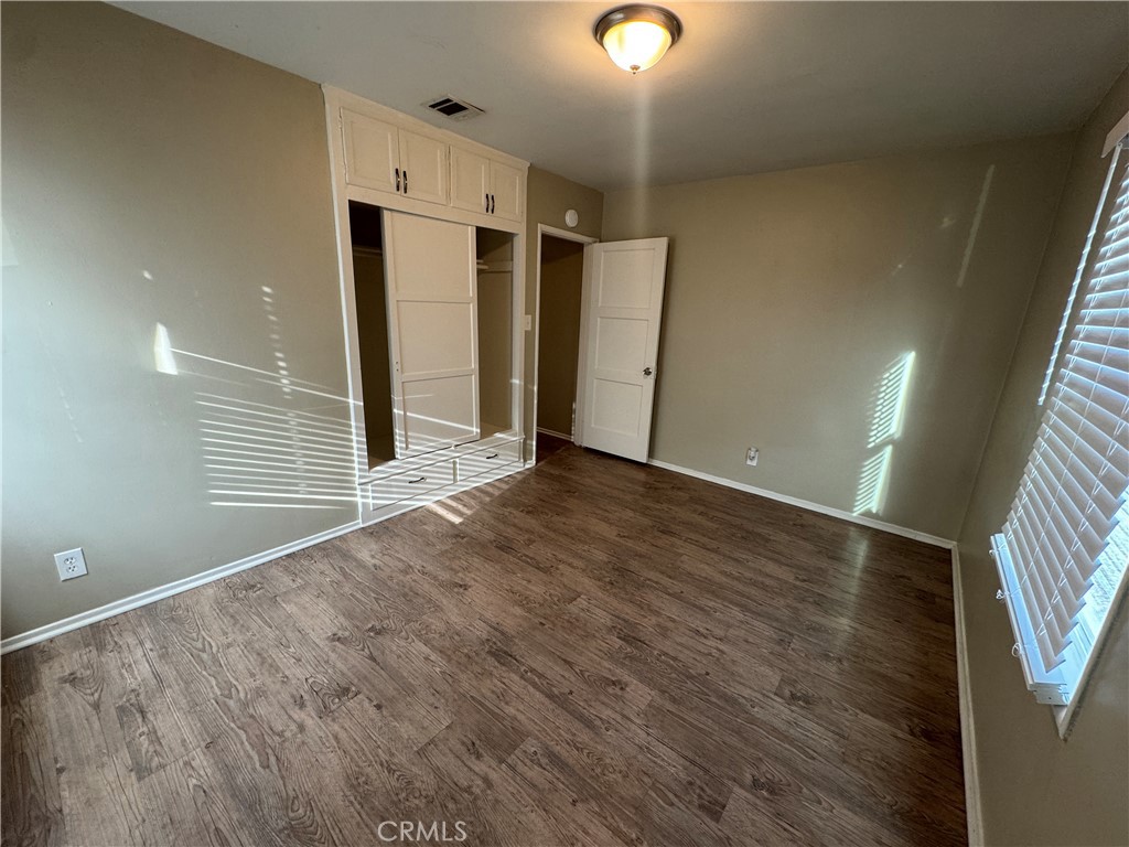 18147 Archwood Street