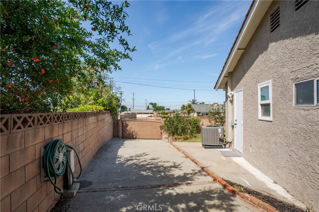 525 S Darwood Avenue