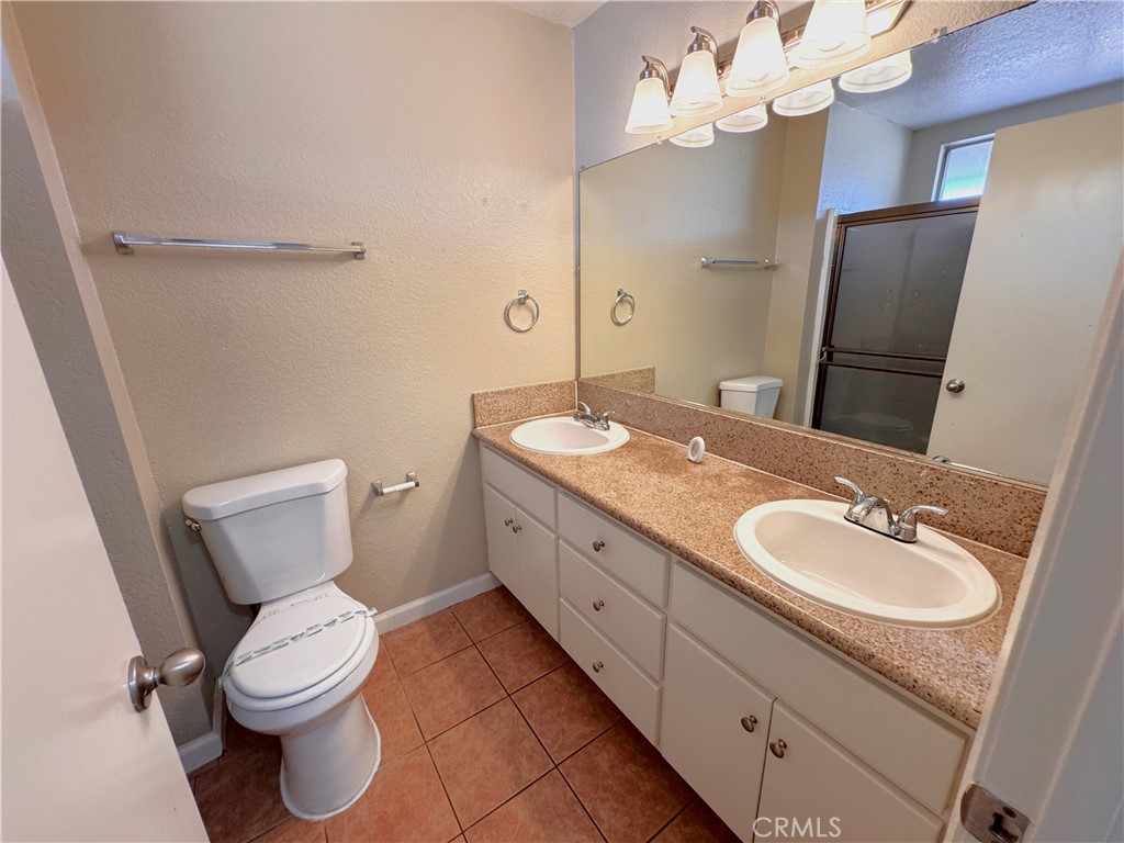 2344 N Teakwood Avenue