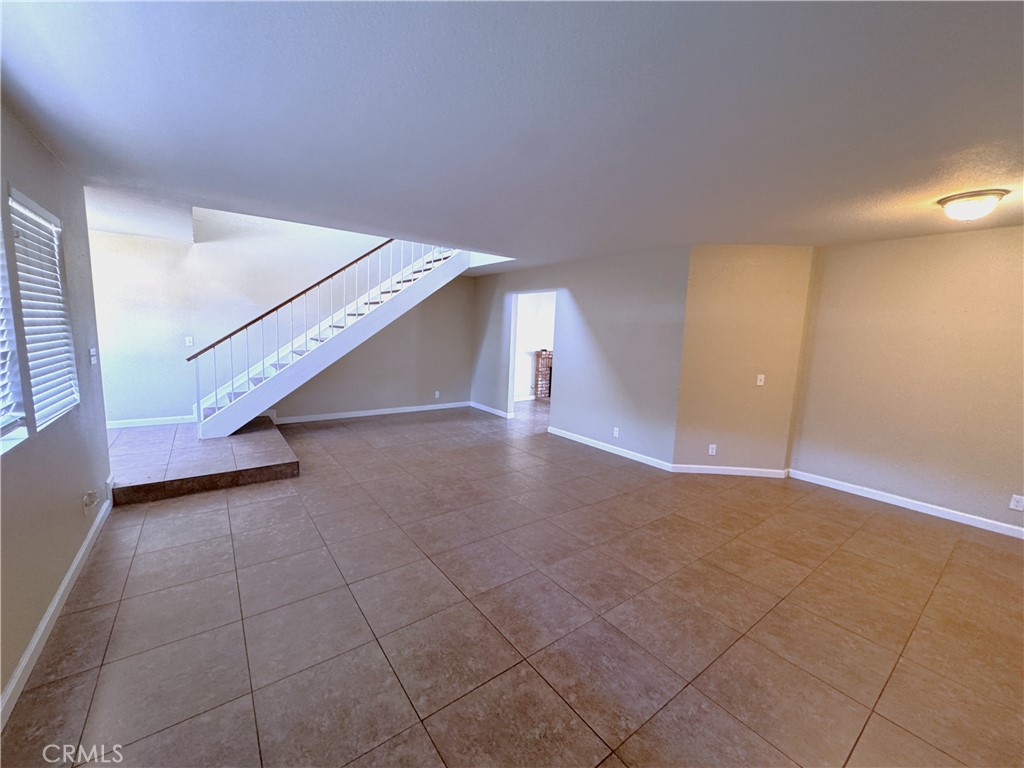 2344 N Teakwood Avenue