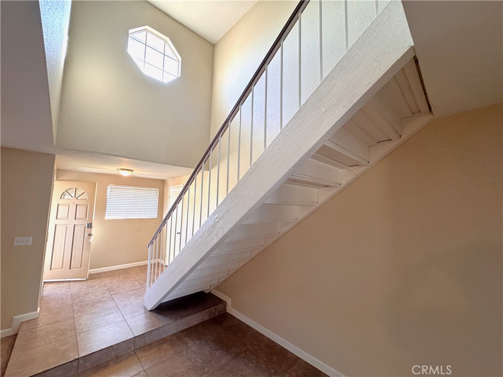 2344 N Teakwood Avenue