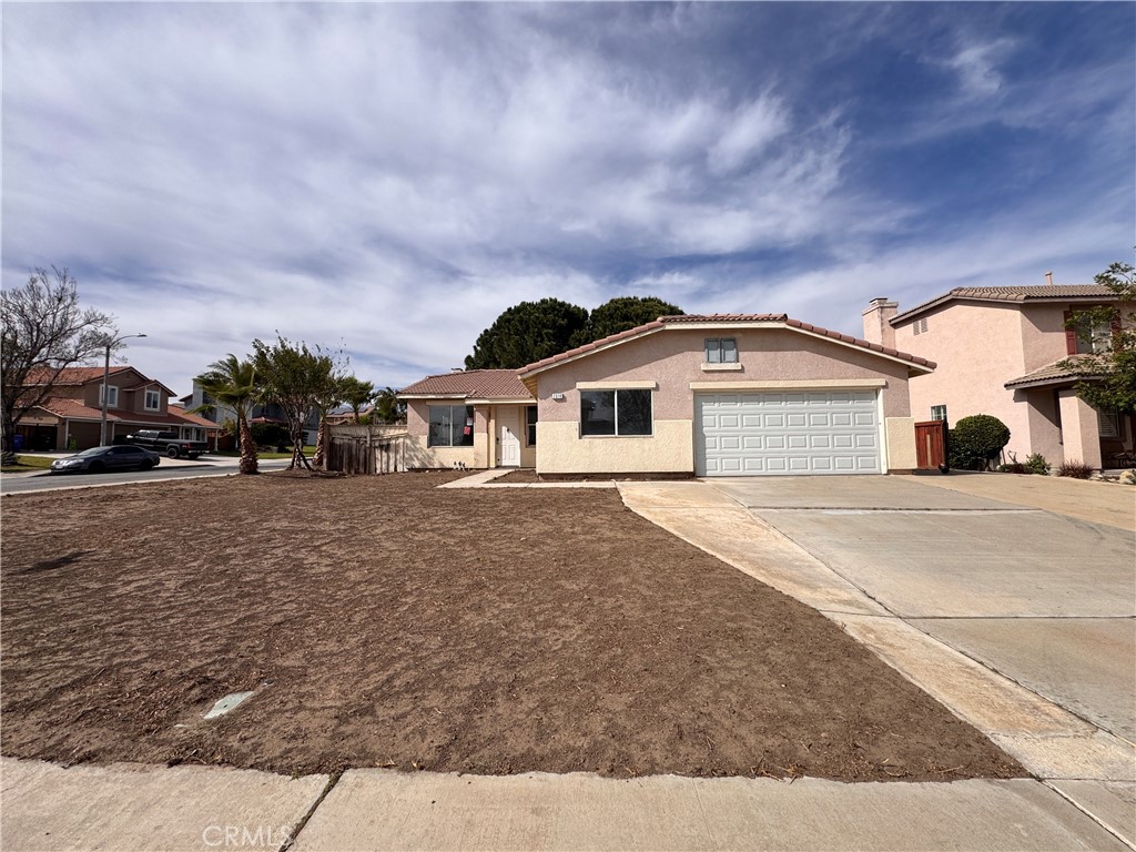 2014 W Dawnview Drive