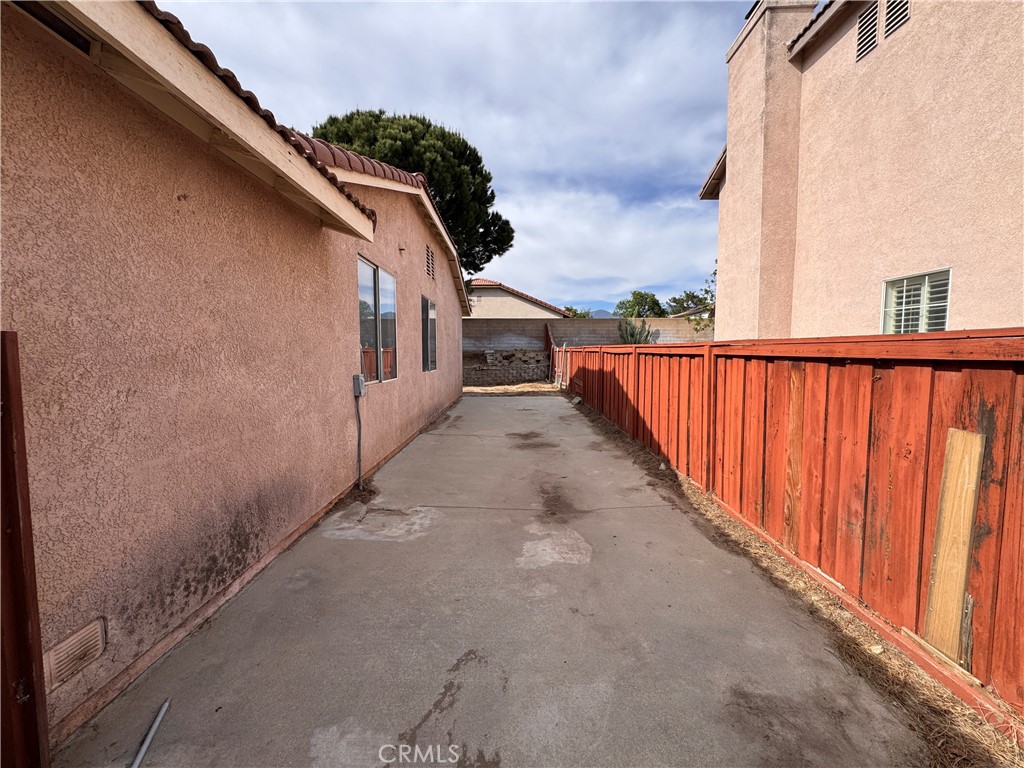 2014 W Dawnview Drive