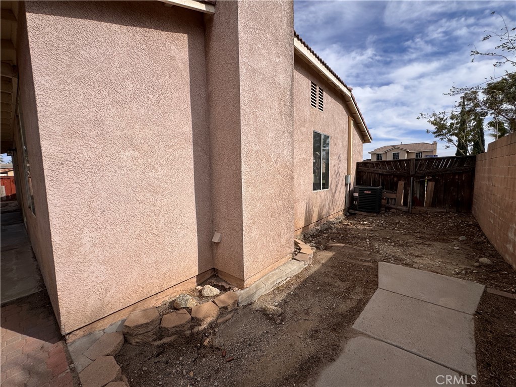 2014 W Dawnview Drive