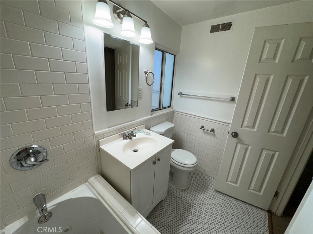 10831 Balboa Boulevard