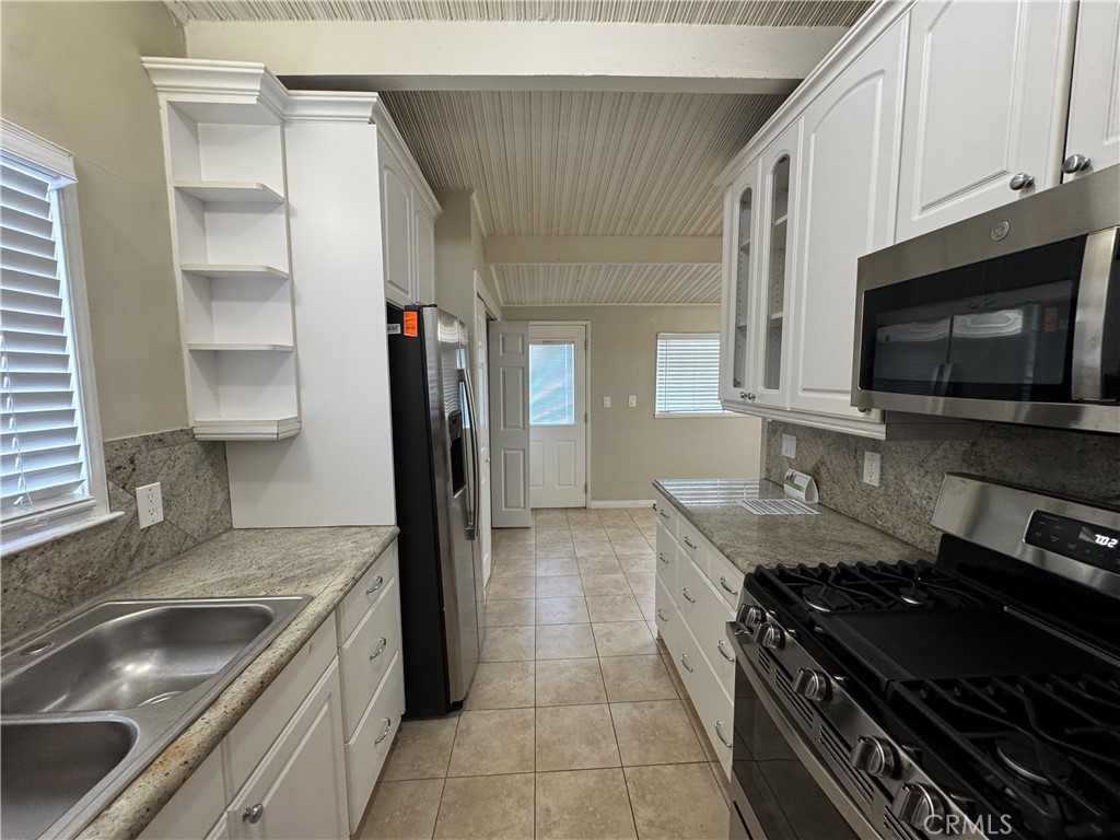 10831 Balboa Boulevard