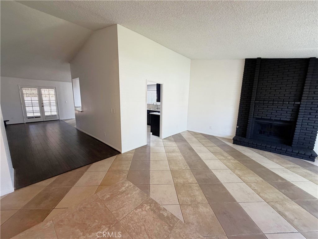 43619 Emile Zola Street