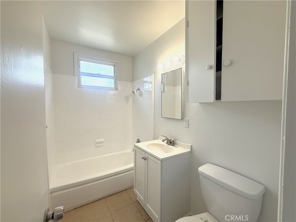 490 Avignon Court