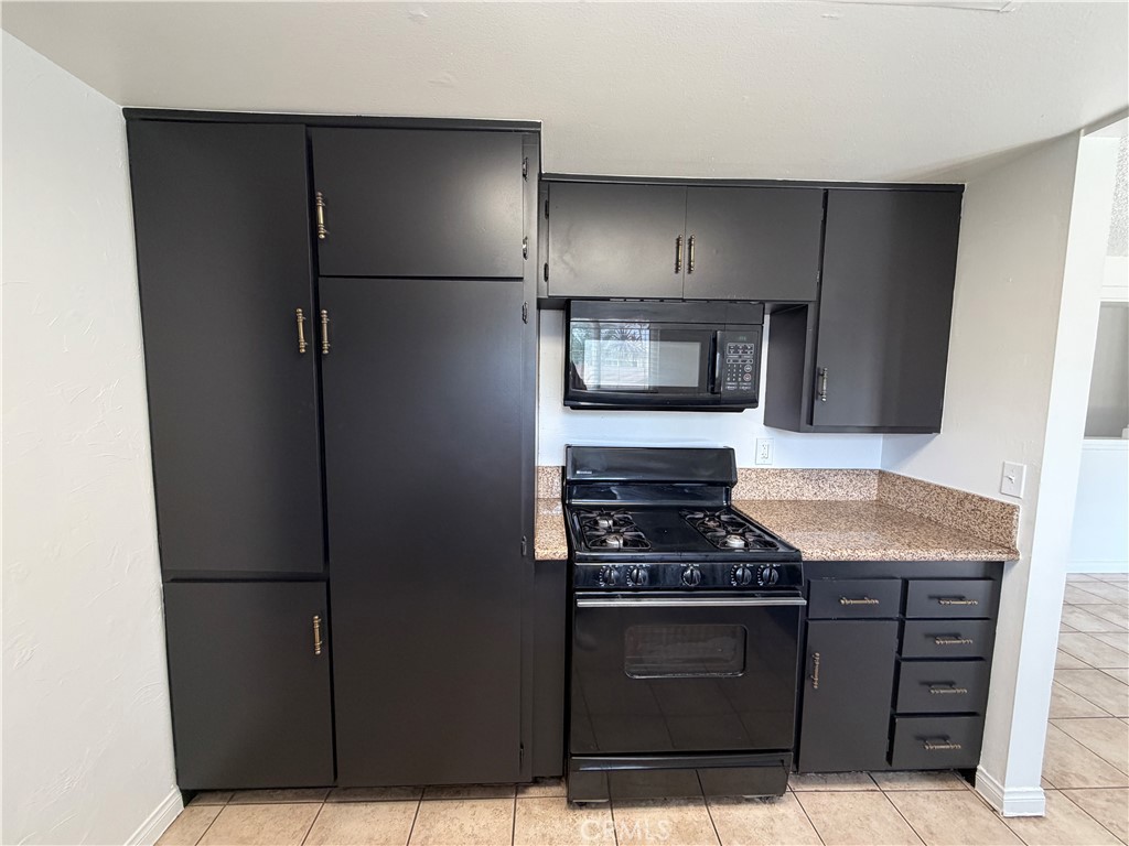 5221 Dresden Place