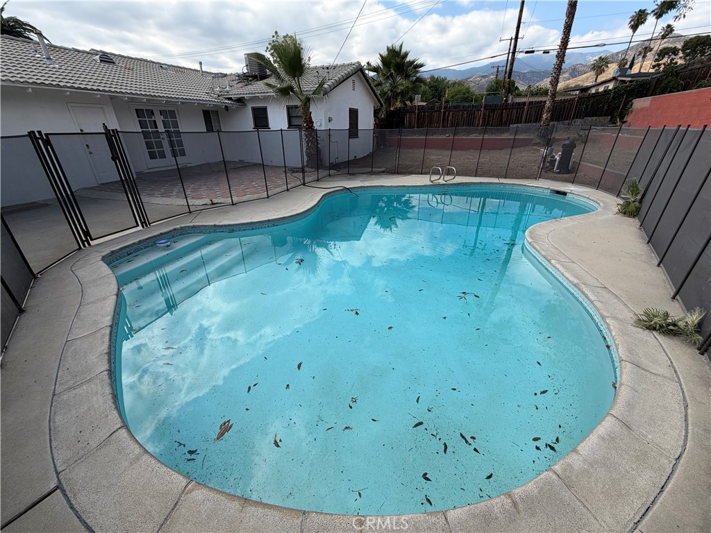 5611 Golondrina Drive