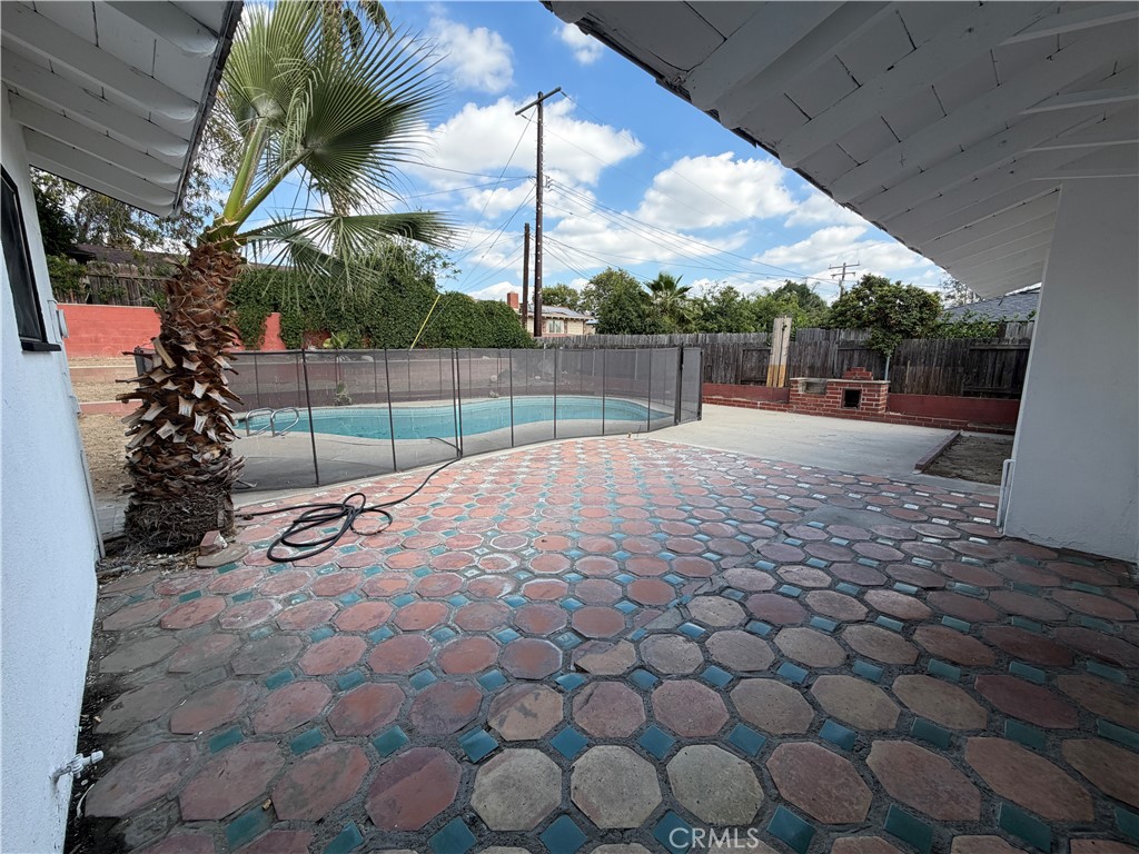 5611 Golondrina Drive