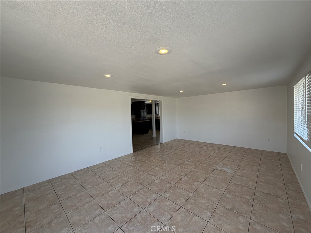 385 Burr Street