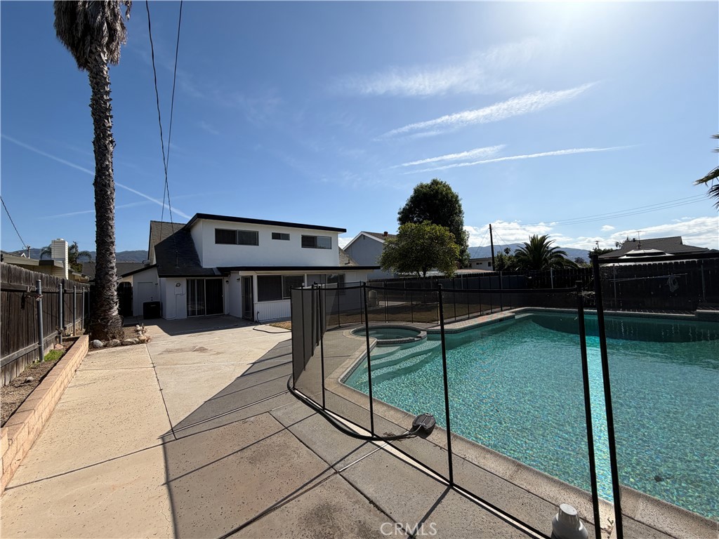 385 Burr Street