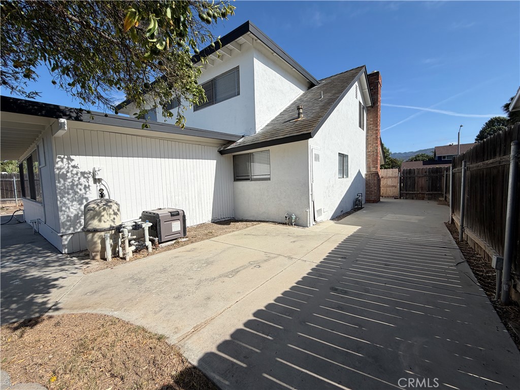 385 Burr Street