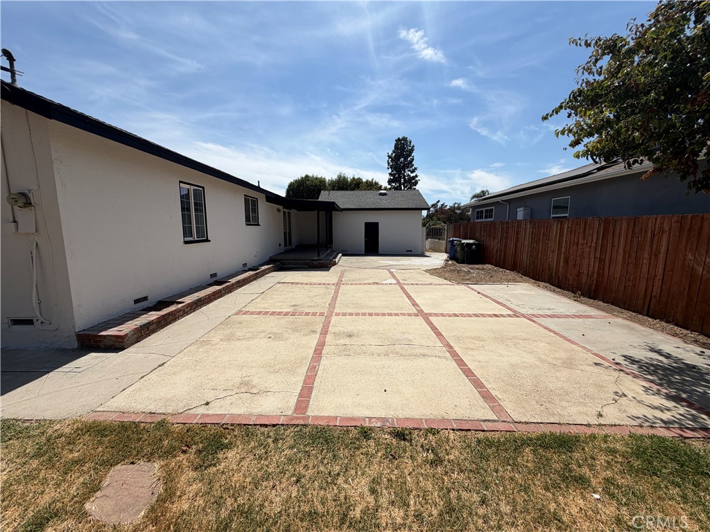 6944 Lurline Avenue