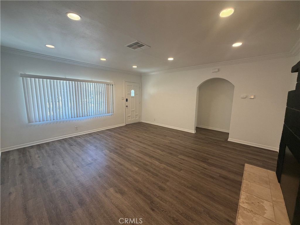 6250 Babcock Avenue