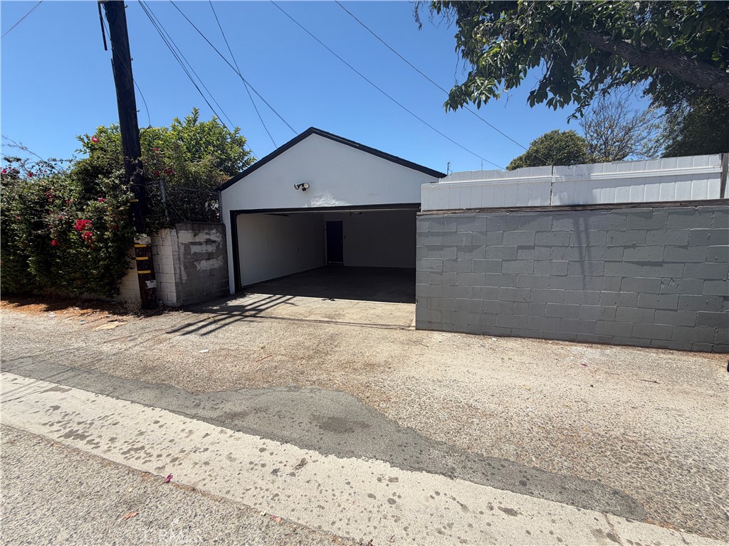 6250 Babcock Avenue