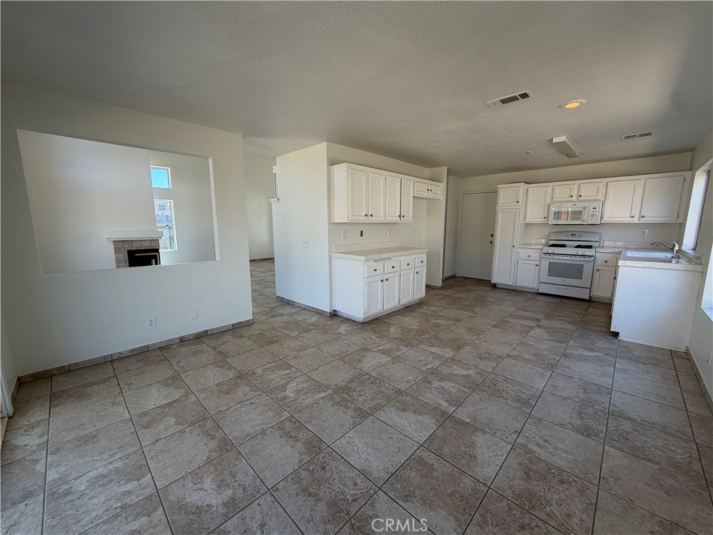 1126 Autumnwood Lane
