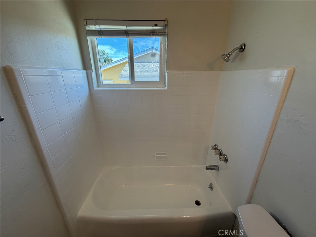2204 Calle Tortuosa