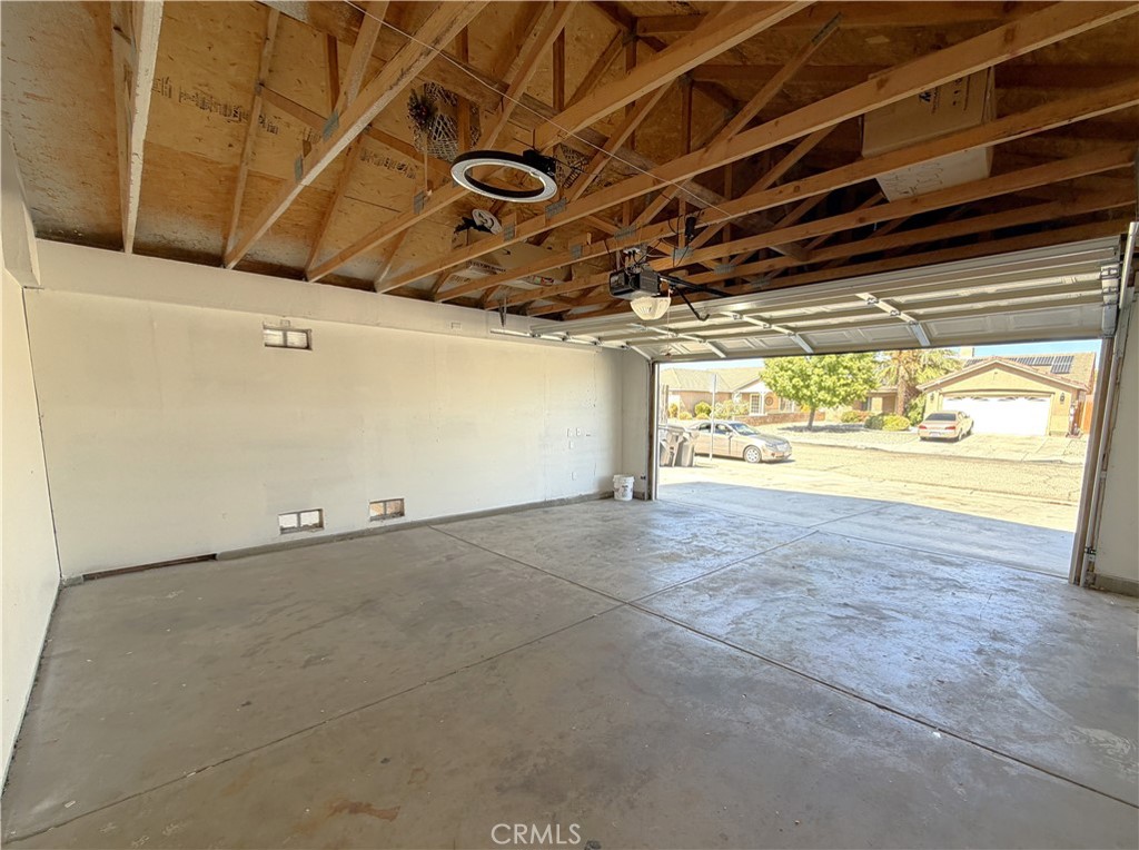 6152 W Avenue J5