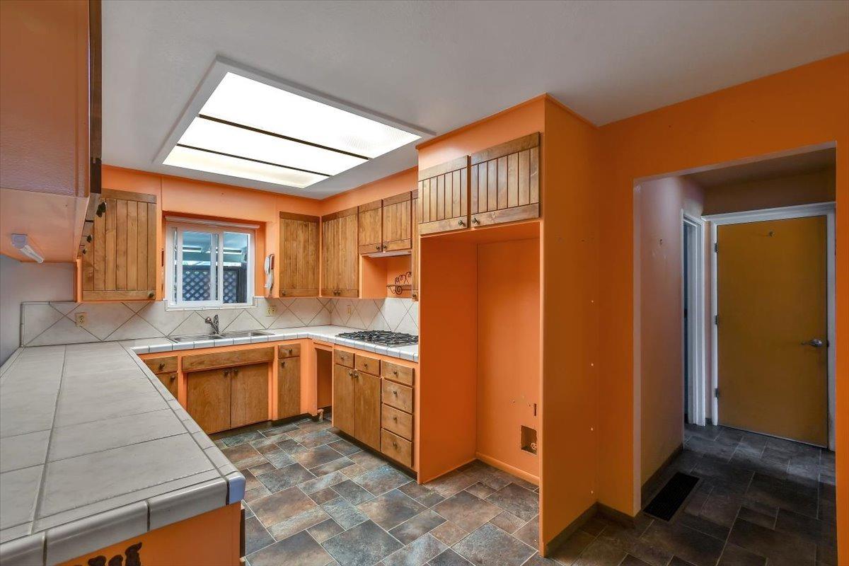 1245 Fremont