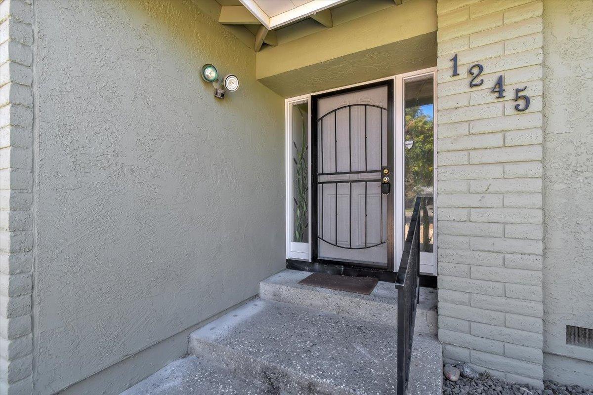 1245 Fremont