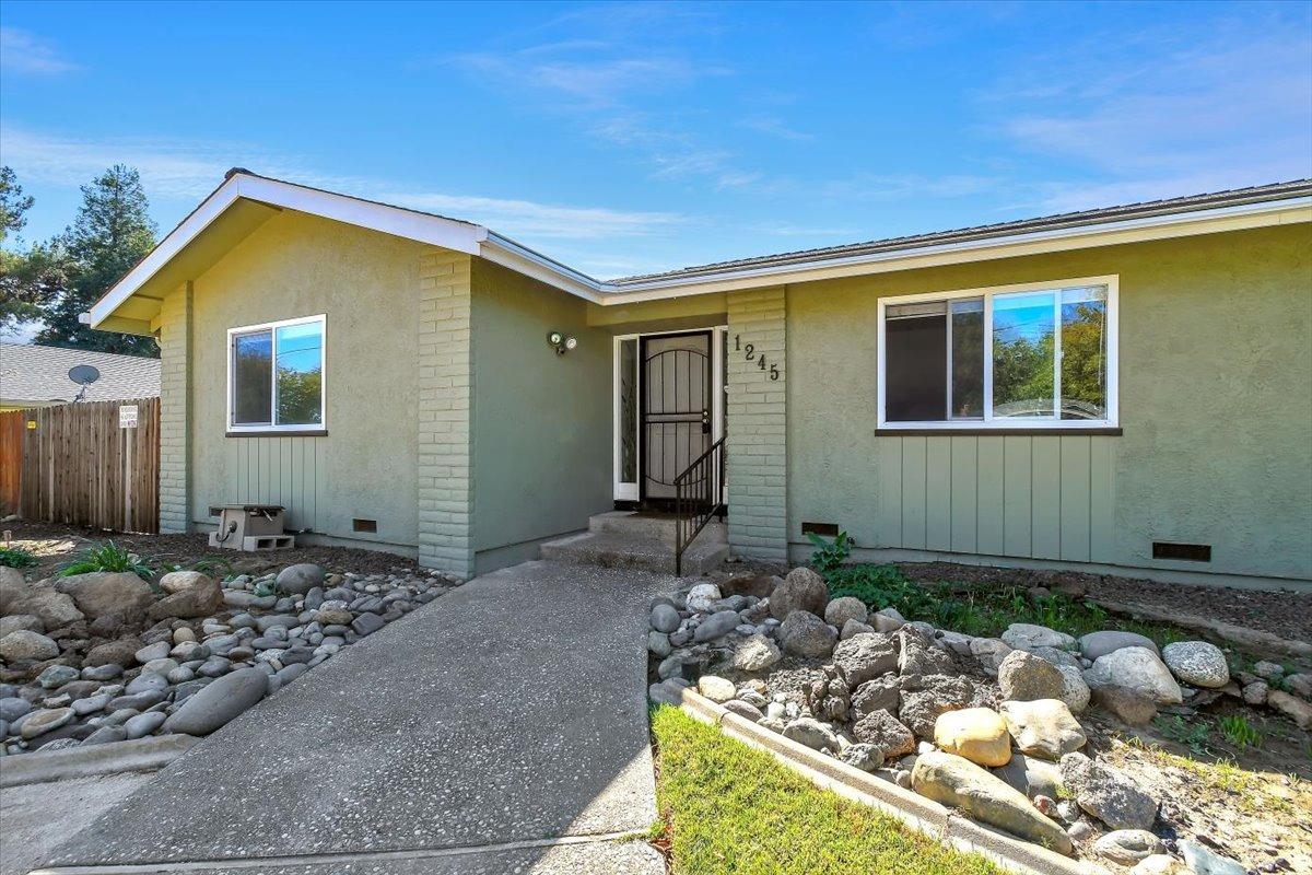 1245 Fremont