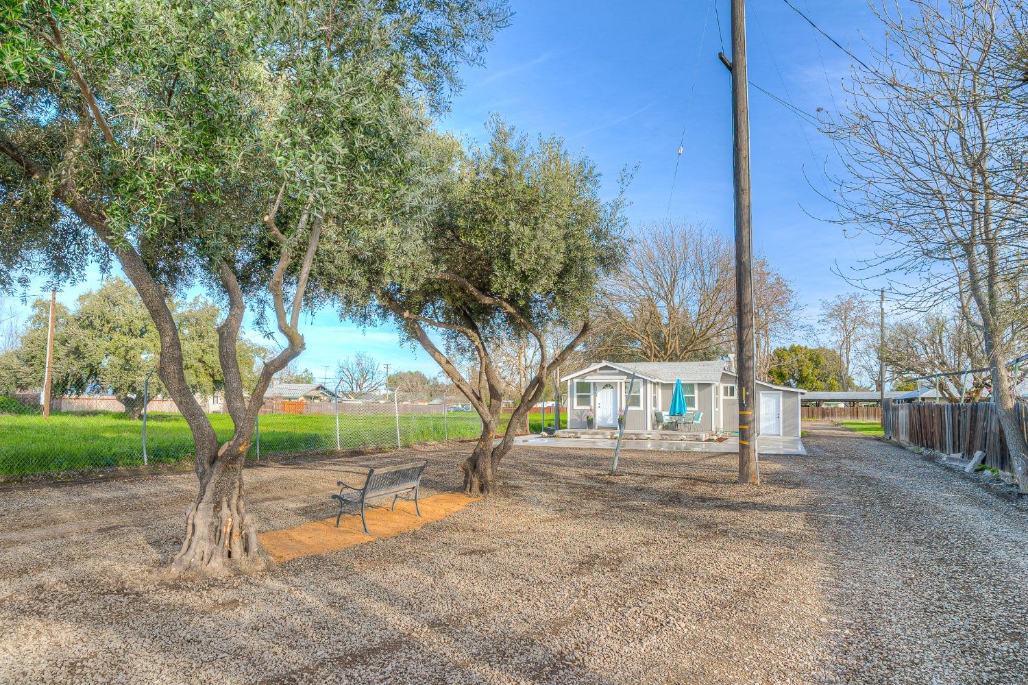 1404 Lurline Avenue