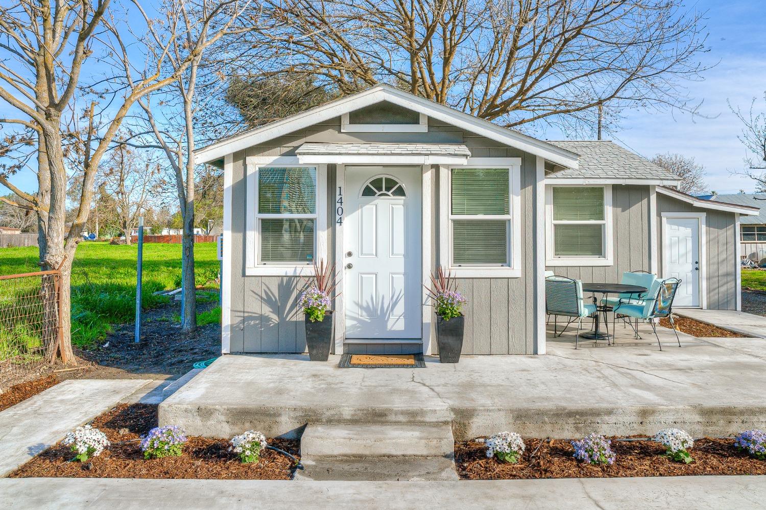 1404 Lurline Avenue