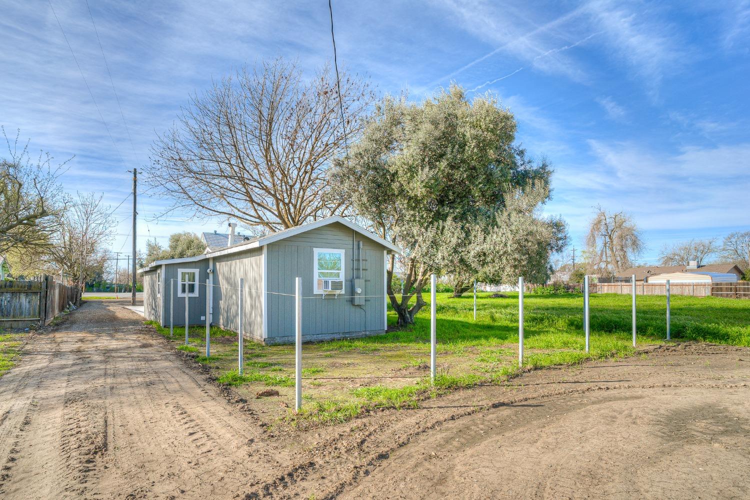 1404 Lurline Avenue