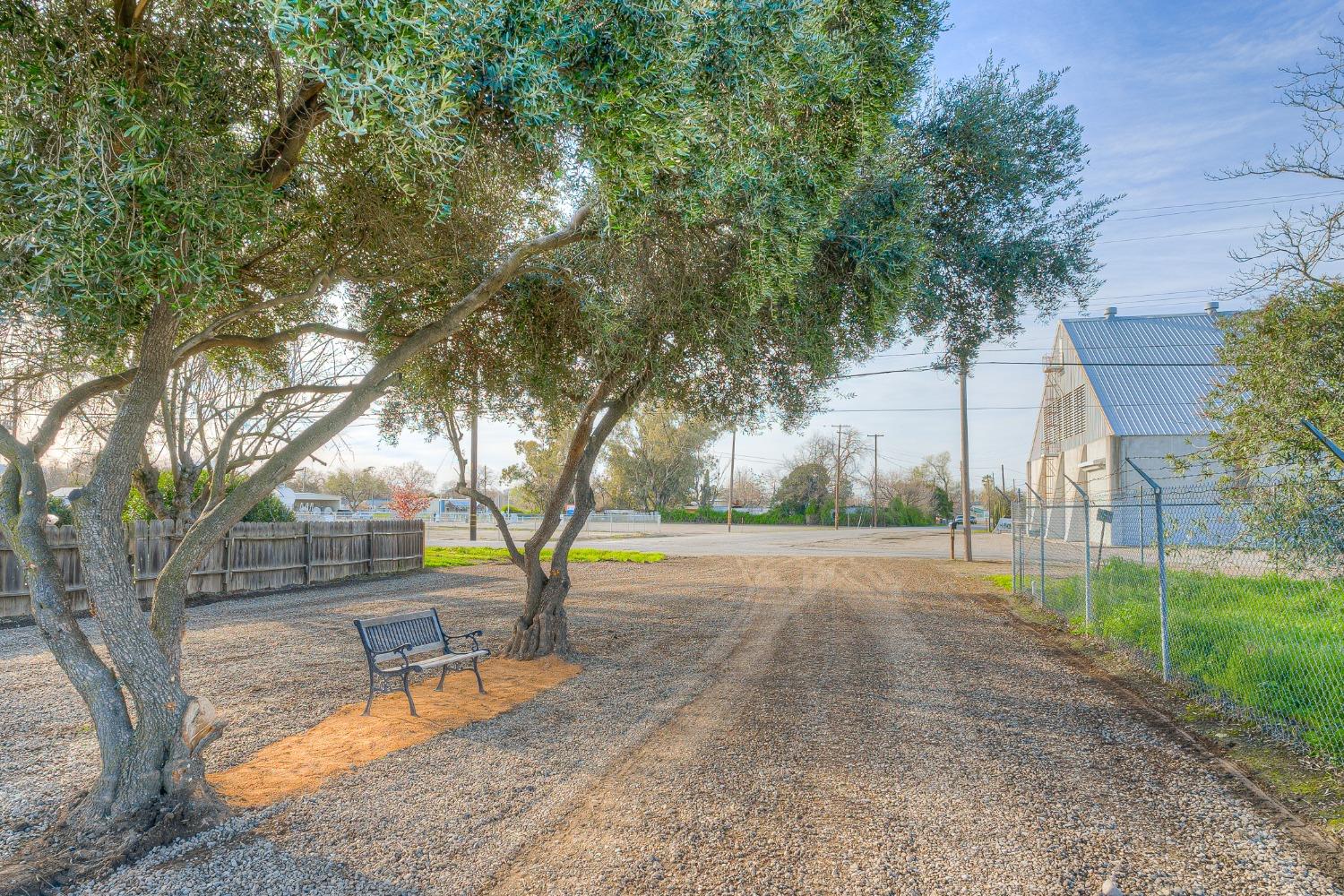 1404 Lurline Avenue