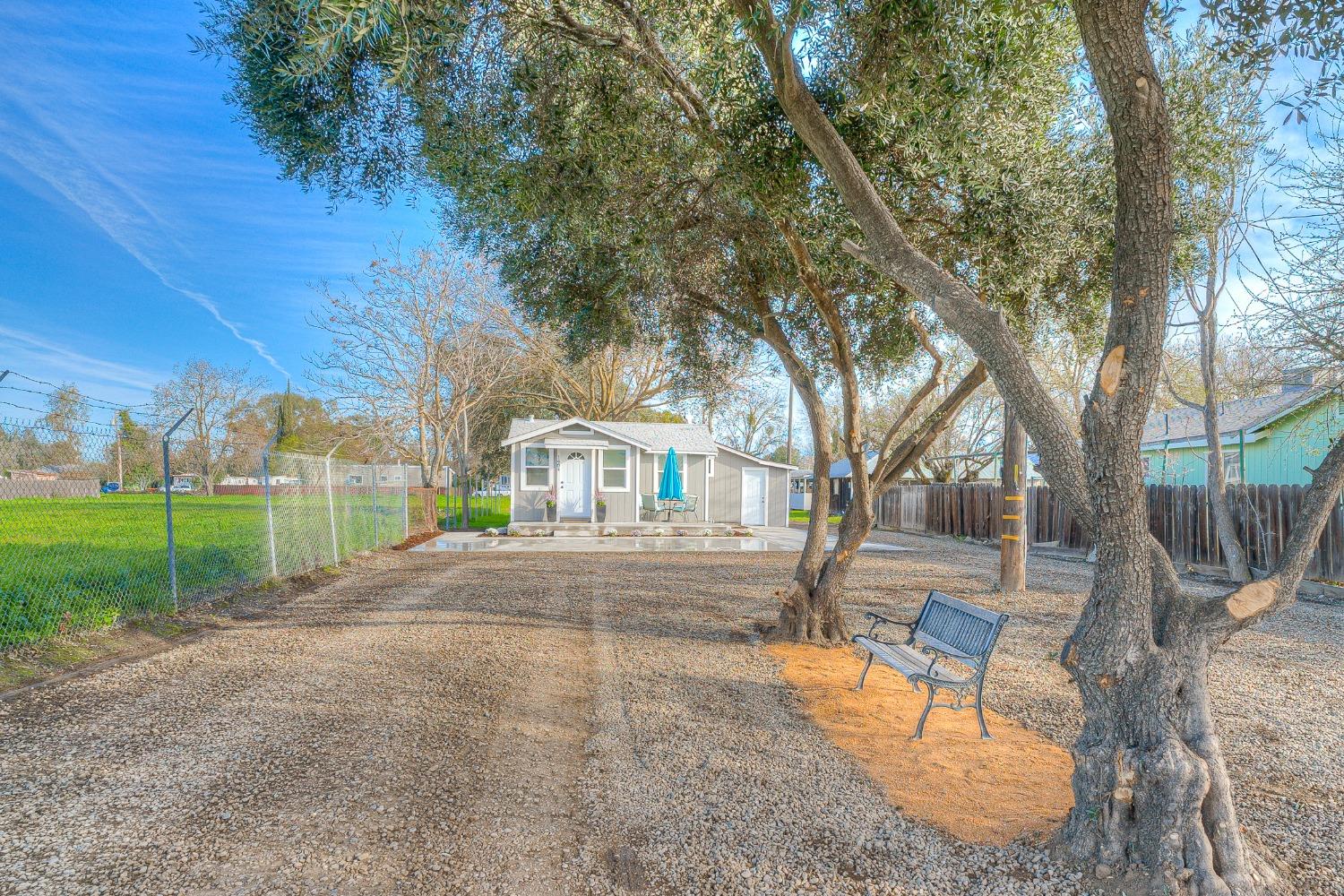 1404 Lurline Avenue