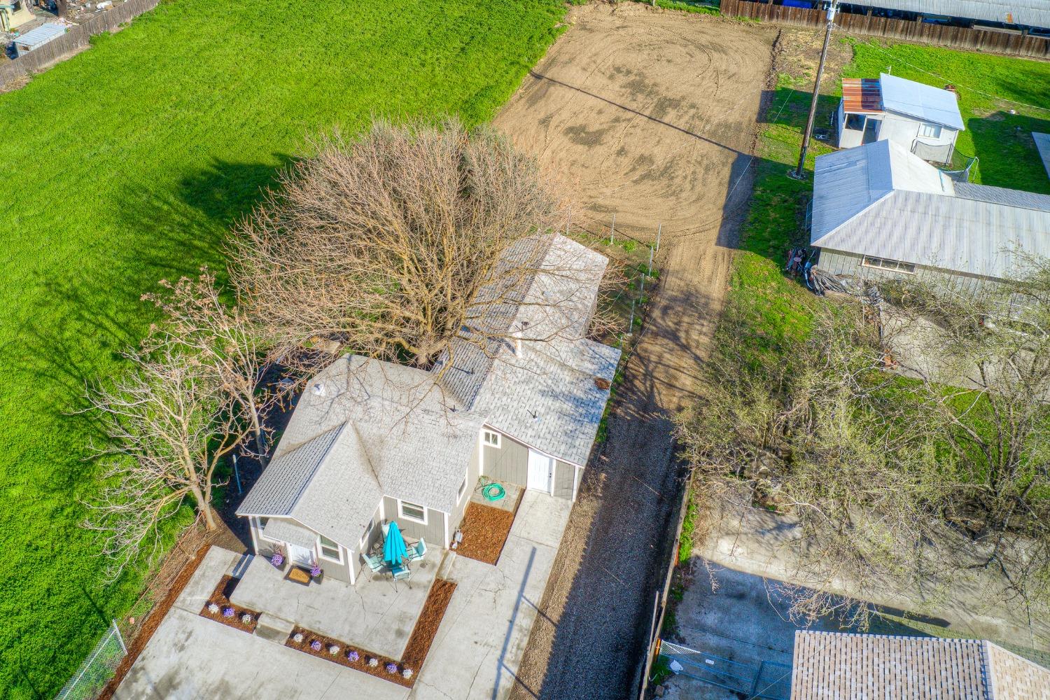 1404 Lurline Avenue