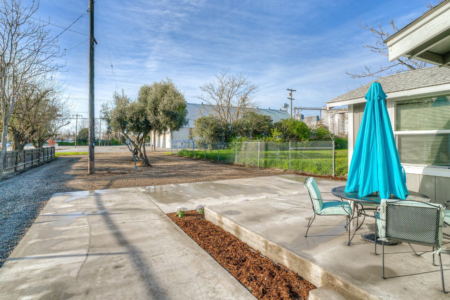 1404 Lurline Avenue