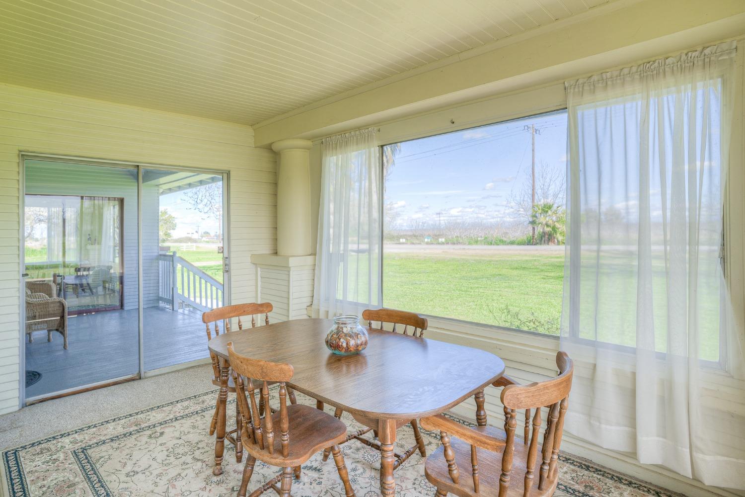 4827 W Hwy 99