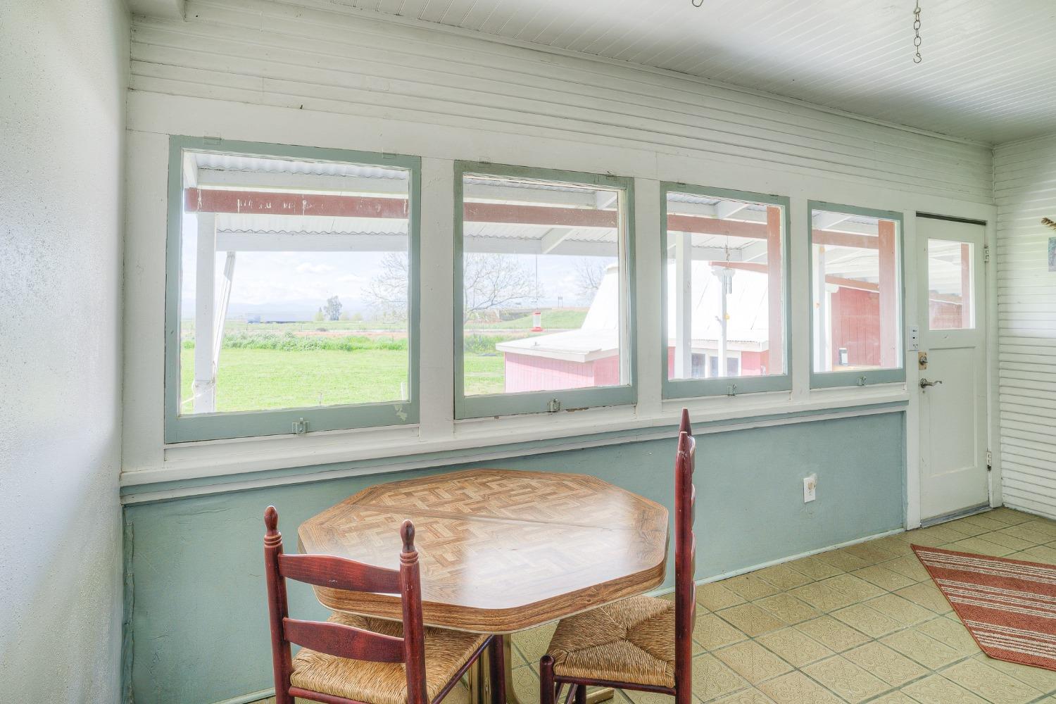 4827 W Hwy 99