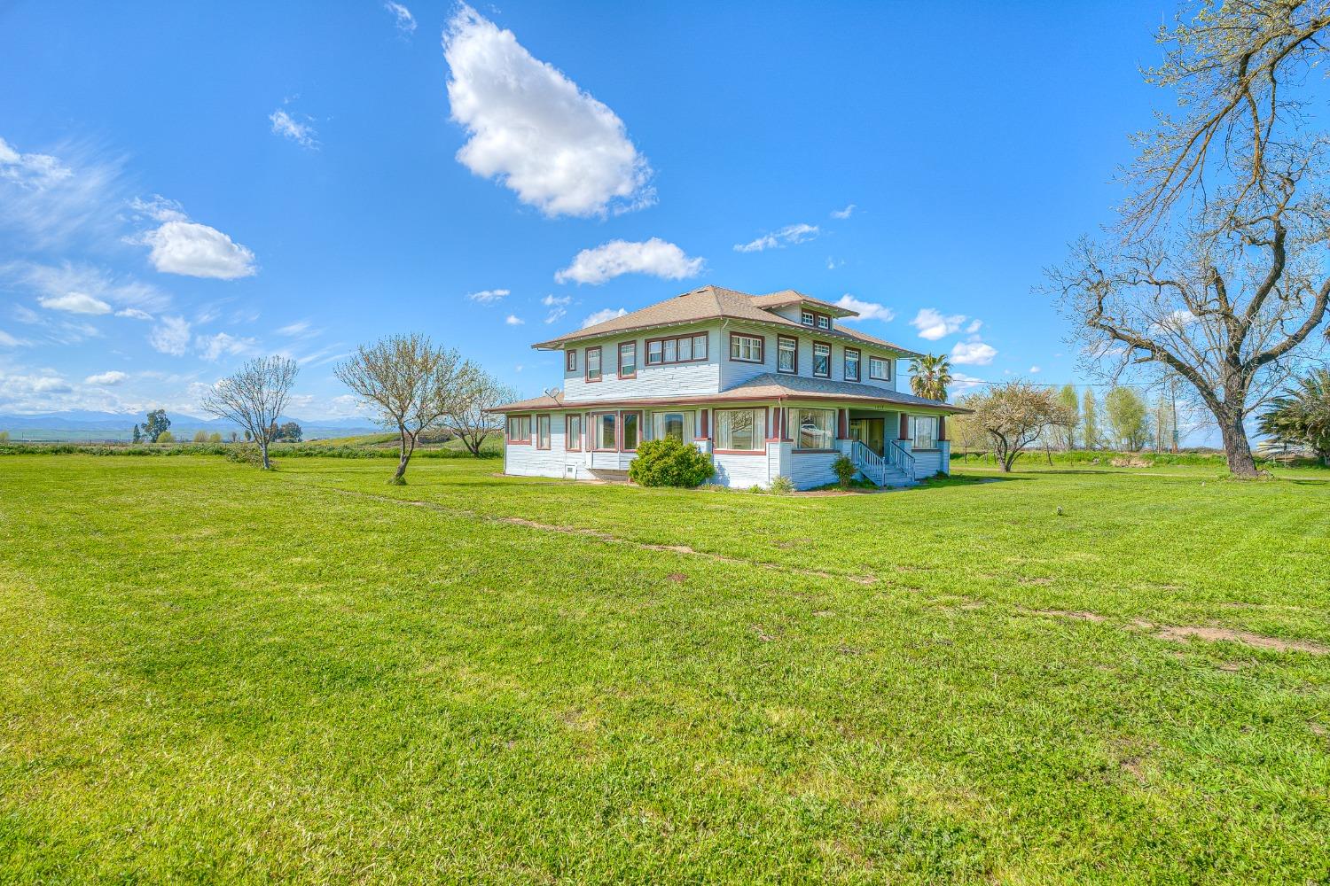 4827 W Hwy 99